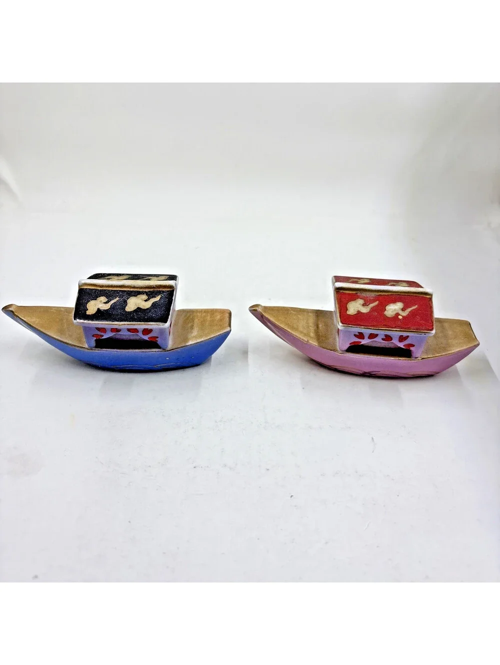 RARE Vintage Napco Sampan Chinese Boat Cork Bottom Salt and Pepper Shakers Set